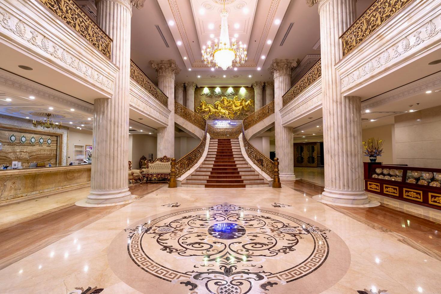 Intérieur élégant de l'hôtel Joierayonnante